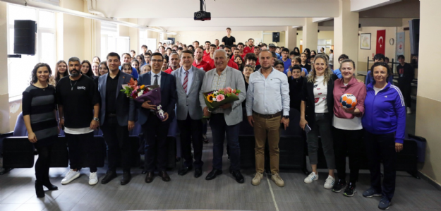 Nilüfer Belediyespor Hentbol Takımı Öğrencilerle Bir Araya Gel