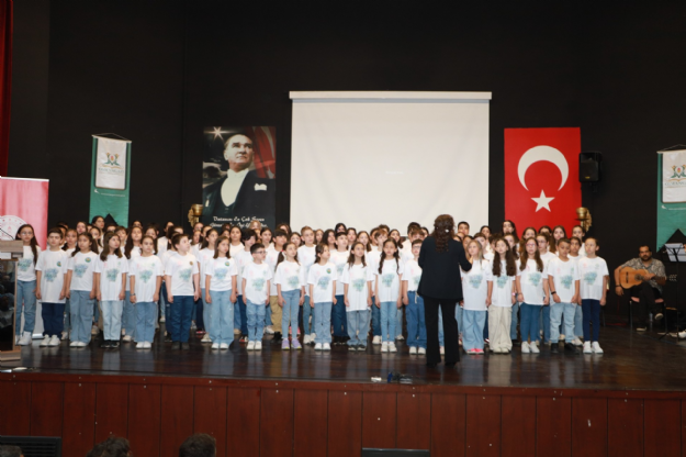 Bursa'da Öğrenciler BİLSEM Şenliğinde Çalışmalarını Sundular