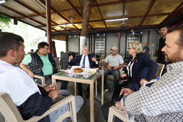 Simitler Nilüfer Belediye Başkanı Şadi Özdemir'den Çaylar Vatandaştan