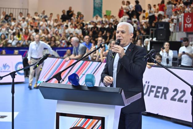 Büyükşehir Belediye Başkanı Mustafa Bozbey Nilüfer 222. Uluslararası Spor Şenliklerinin Açılış Törenine Katıldı