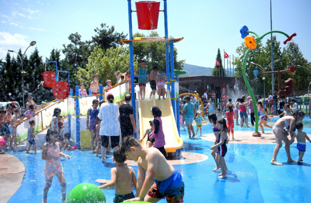 Bursa'nın İlk Su Oyunları Parkı Osmangazi'de