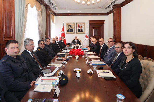 Bursa Valisi Mahmut Demirtaş'ın Başkanlığında Düzensiz Göç İle Mücadele Koordinasyon Toplantısı Gerçekleştirildi