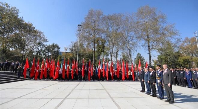 İnegöl’de 29 Ekim Cumhuriyet Bayramı Coşkusu Çelenk Töreniyle Başladı