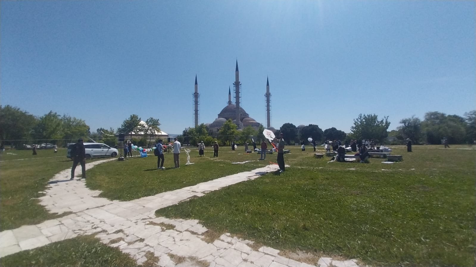Uçurmalar Filistin ve Doğu Türkistan Tepki için Havalandı