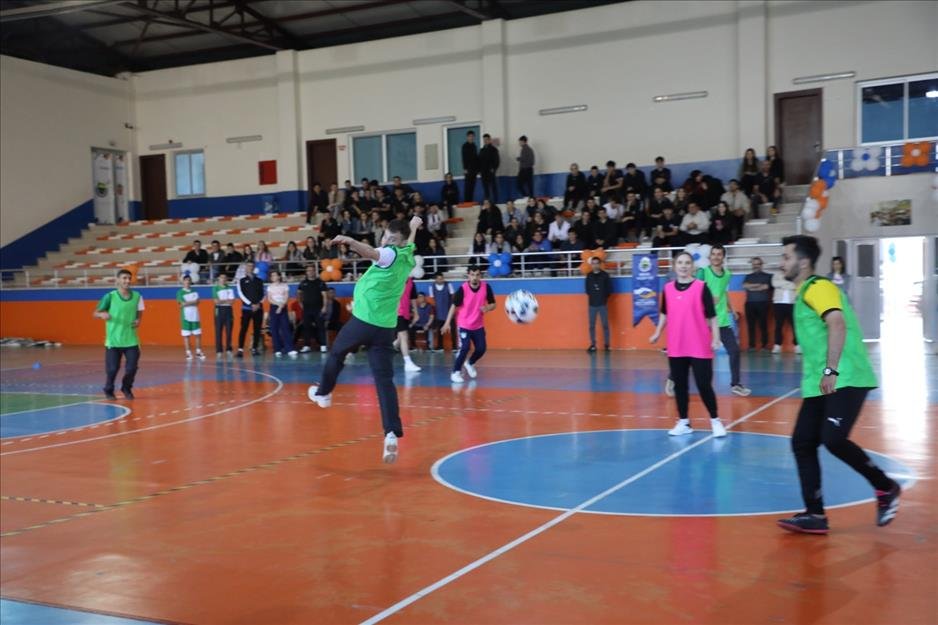 İnegöl’de Engeller Sahada Aşıldı, Futsal Turnuvasında Dostluk Kazandı