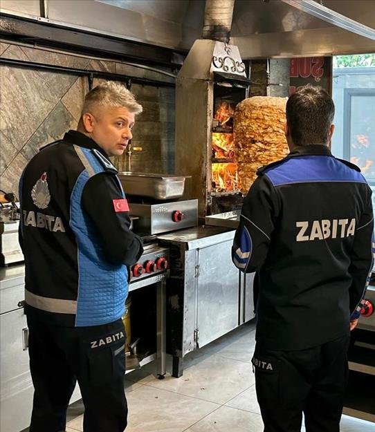 İnegöl’de Zabıta Ekipleri Döner Salonlarına Sıkı Denetim Yaptı 94 İş Yeri Kontrolden Geçti