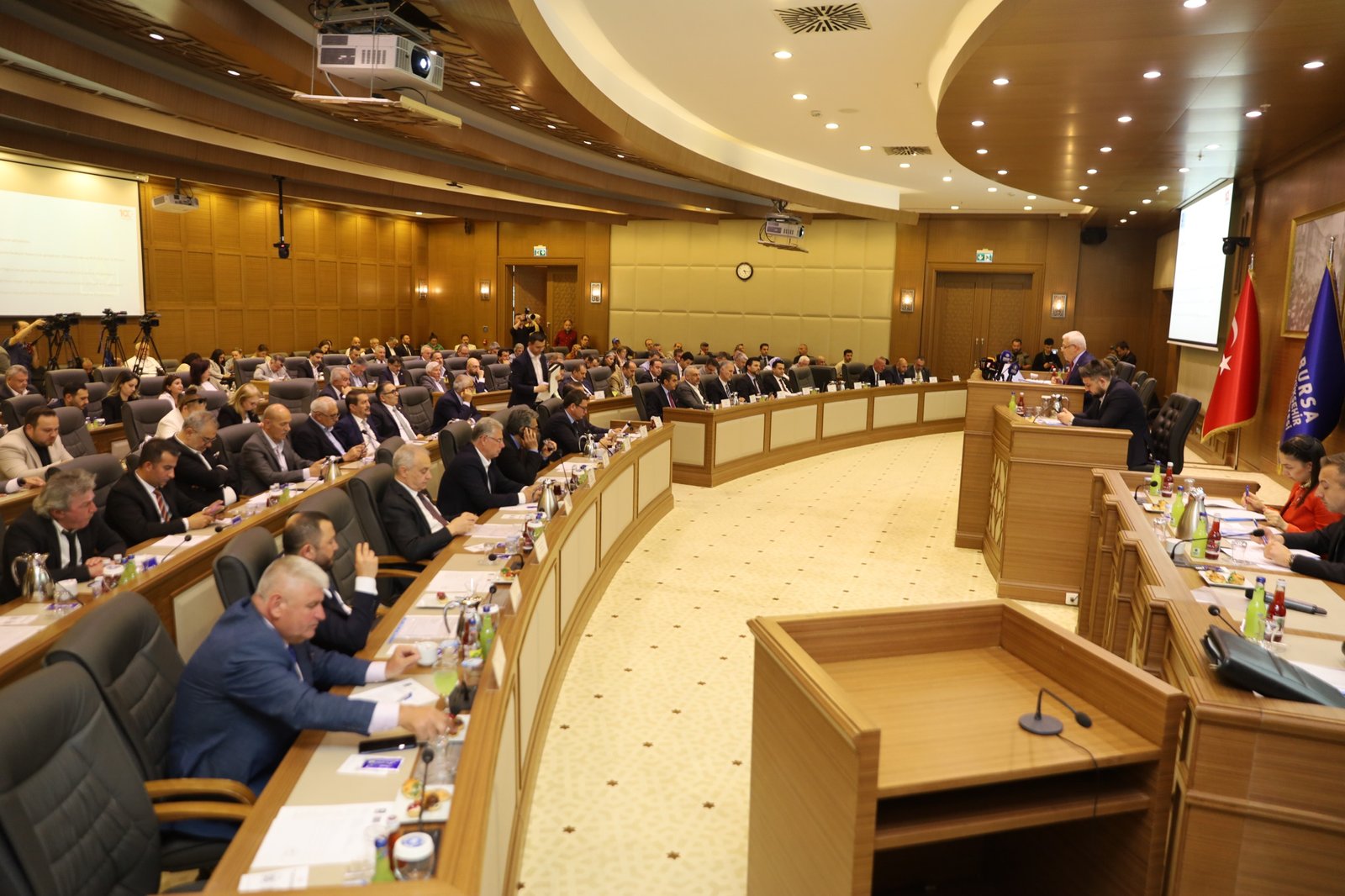 Büyükşehir Belediye Başkanı Mustafa Bozbey, “BUSKİ Belediyeye Muhtaç Duruma Düşmüştür”