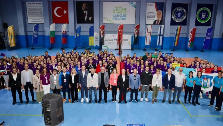 Bursa’da Kardeş Şehirler Voleybol Turnuvası Başladı