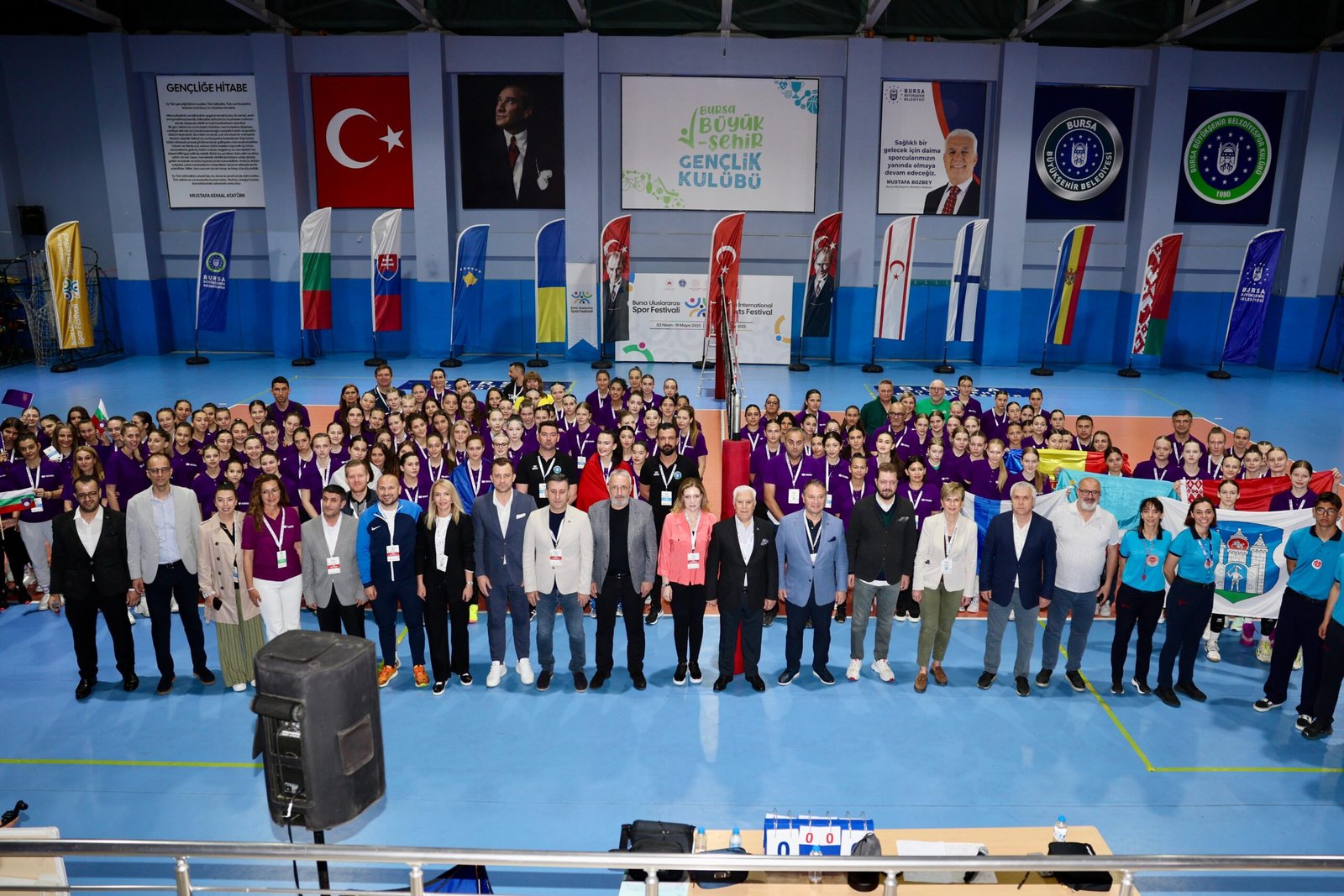 Bursa’da Kardeş Şehirler Voleybol Turnuvası Başladı