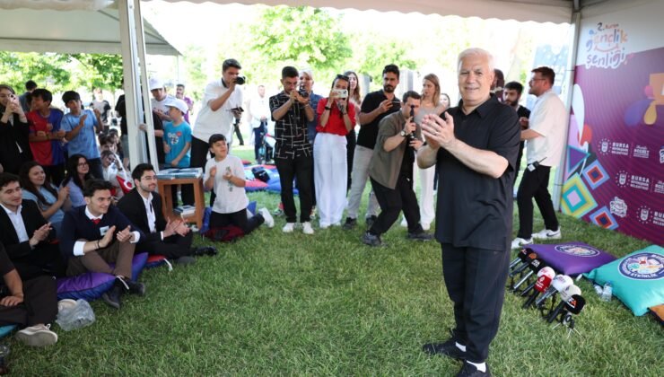 Büyükşehir Belediye Başkanı Mustafa Bozbey Gençlerle, Buluştu