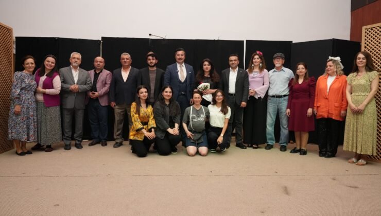 Yenişehir Belediyesi Tiyatro Grubu Profesyonel Oyunculara Taş Çıkardı