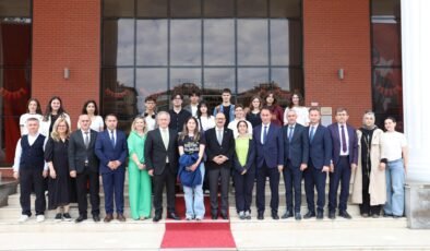 Bursa Yeşilay Münazara Turnuvasında Zirvede: 6 Takım Finalde