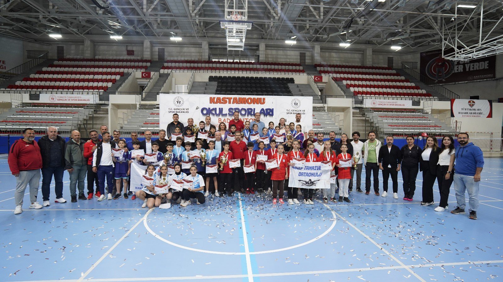 Osmangazili  Badmintonculardan Namağlup Şampiyon Oldu
