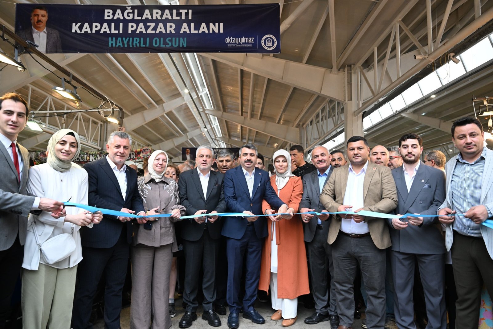 Yıldırım Bağlaraltı Mahallesindeki Modern Pazar Alanı Hizmete Açıldı