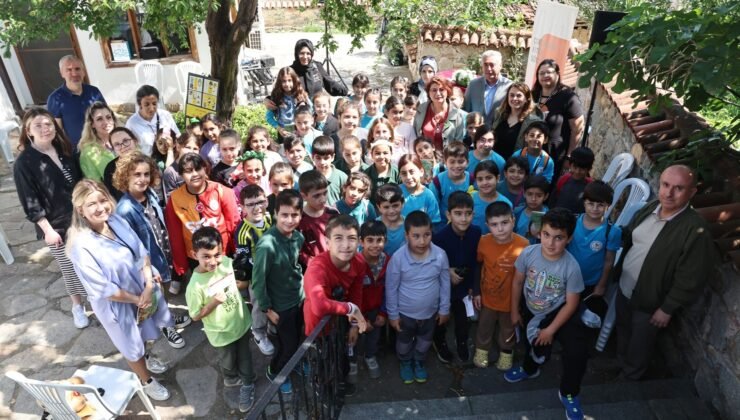 Nilüfer’de Yazar Nermin Ferhan Karamuti Misi Yazıevi’nde Öğrencilerle Söyleşi Yaptı