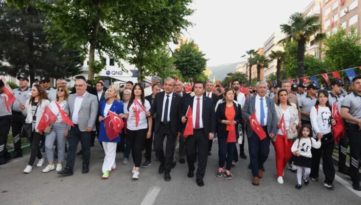 Osmangazi’de Binlerce Kişilik 19 Mayıs Kortej Yürüyüşü