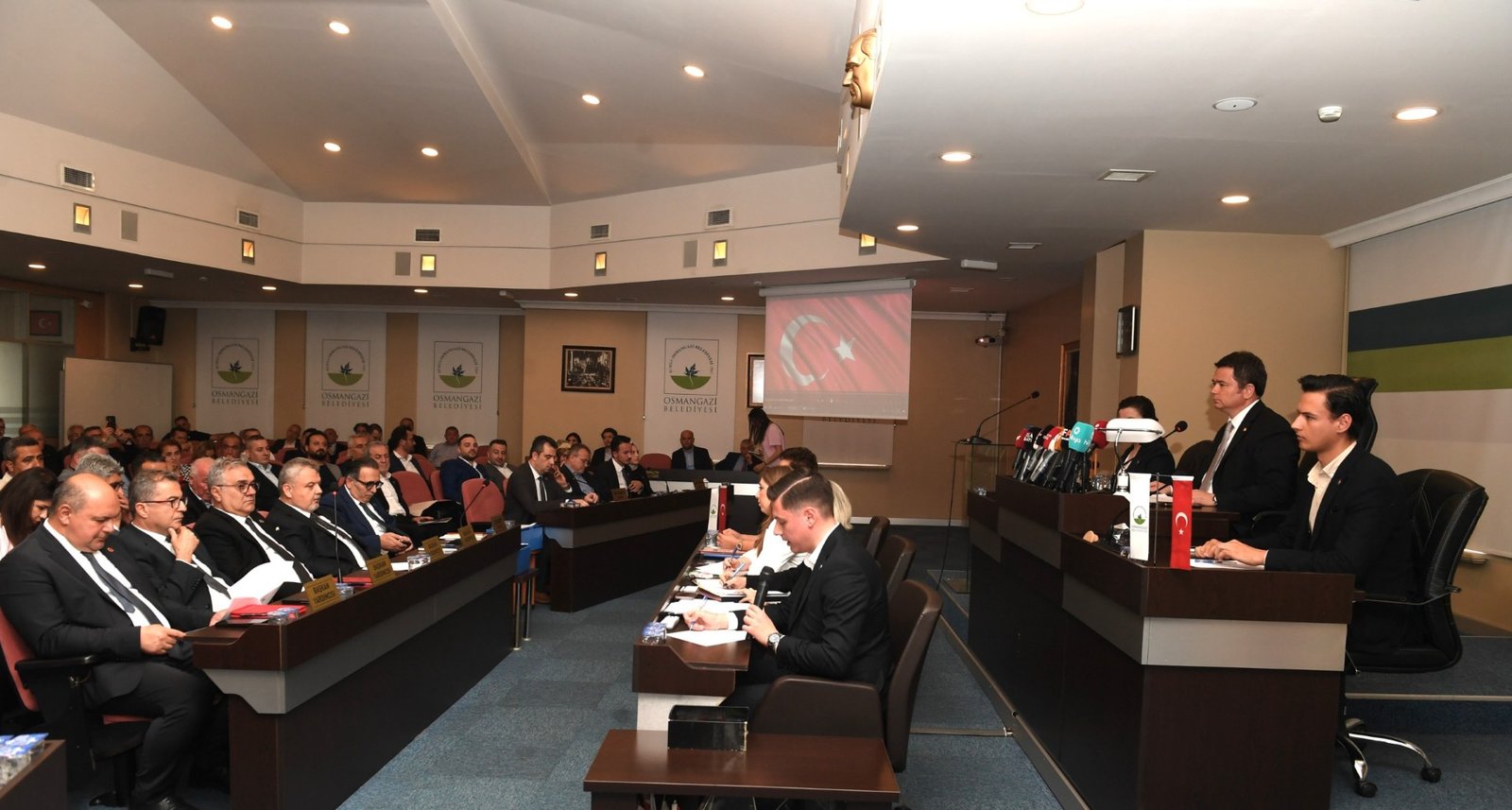 Osmangazi Belediye Meclisi CHP Genel Başkanı Özgür Özel’e Yönelik Saldırıyı Kınadı