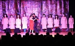 Osmangazi’de ‘Hiç Kimsenin  Hikayesi’ Oyunu Sahnelendi