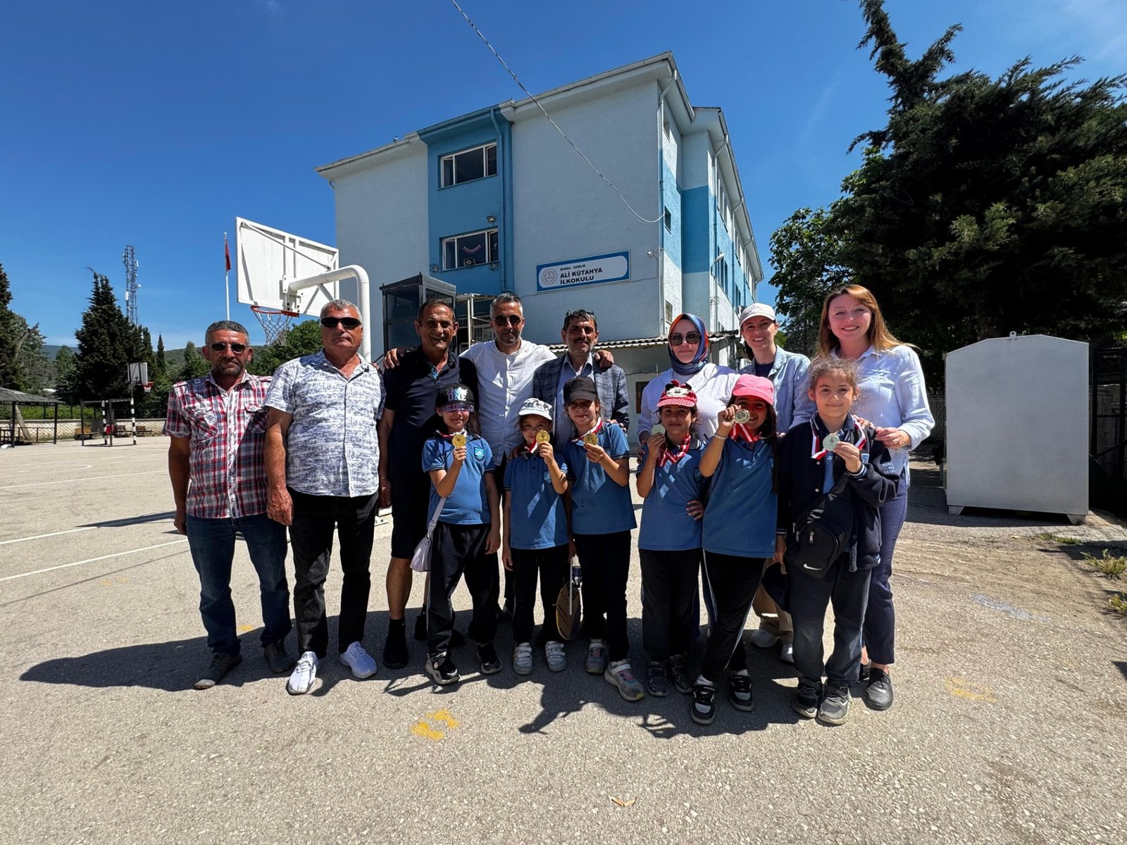 Gemlik Kent Konseyi ve Ali Kütahya İlköğretim Okulu’ndan Anlamlı Çevre Etkinliği
