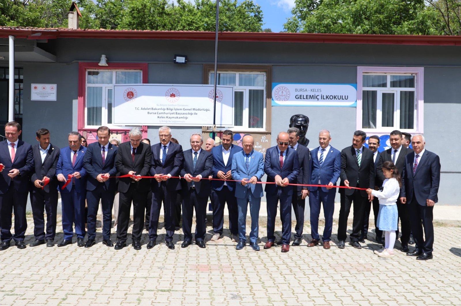 Bursa’da Kamu Kaynaklarıyla Eğitime Destek: 64 Bilgisayar Keles’teki Köy Okullarına Kuruldu