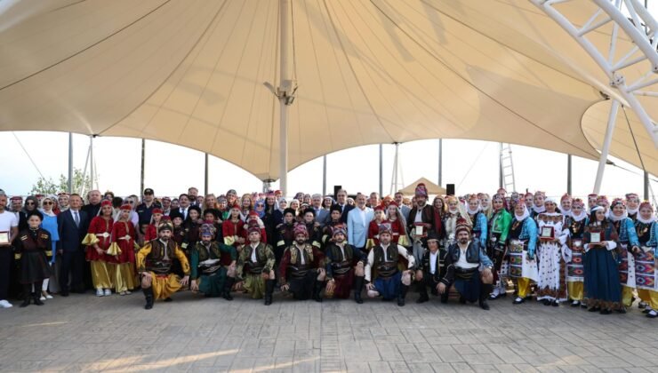 Bursa Maarif Halk Dansları Topluluğu Sakarya’da Düzenlenen Maarif Halk Dansları Şenliğine Katıldı