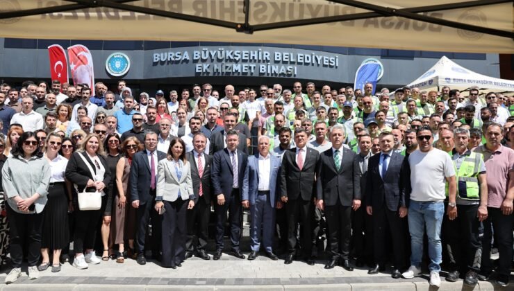 Büyükşehir Belediye Başkanı Mustafa Bozbey, Büyükşehir Ailesiyle Bayramlaştı