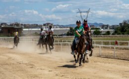 Geleneksel Rahvan At Yarışları Çekişmeli Anlara Sahne Oldu