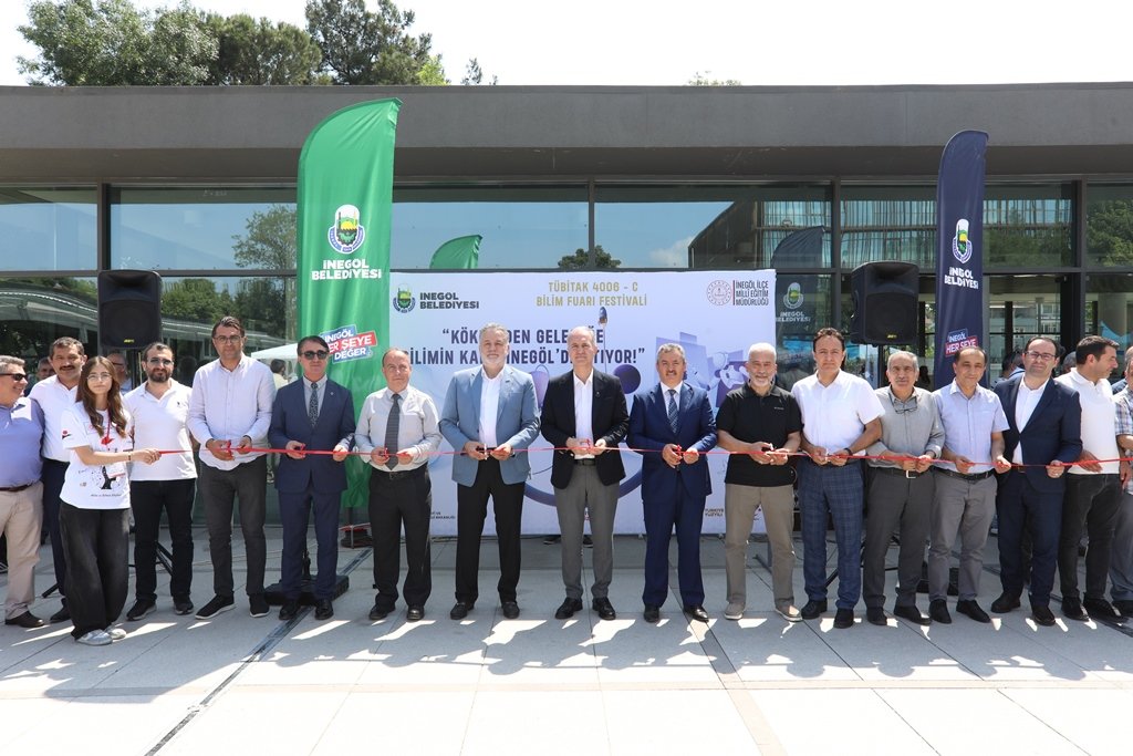 İnegöl Kent Meydanı “TÜBİTAK 4006-6 Bilim Fuarı Festivaline” Ev Sahipliği Yaptı