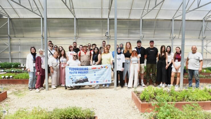 Osmangazi’de Avrupalı Öğrenciler Fide Diktiler