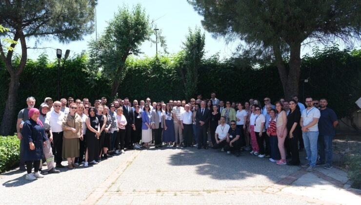 Nilüfer Belediyesi Çalışanları Bayramlaşma Töreninde Bir Araya Geldi