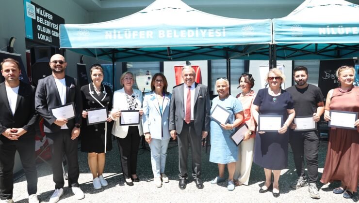 Nilüfer Cumhuriyet Mahallesindeki Olgun Gençlik Lokali’nde Renkli Yıl Sonu Etkinliği