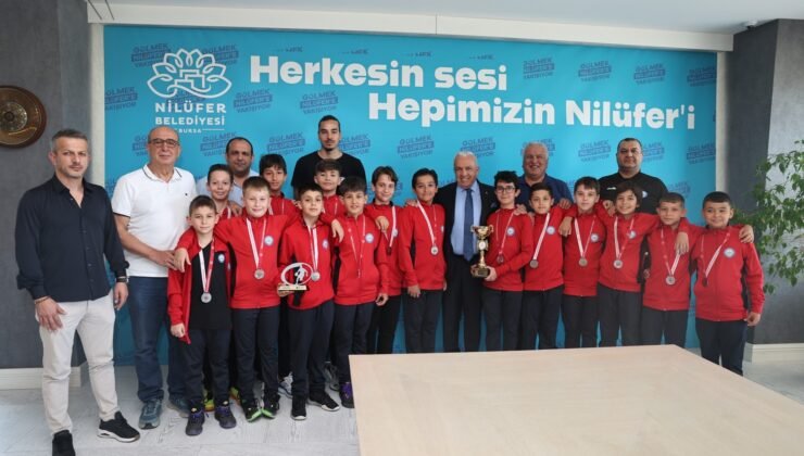 Nilüfer Belediye Başkanı Şadi Özdemir Başarılı Sporcuları Ağırladı