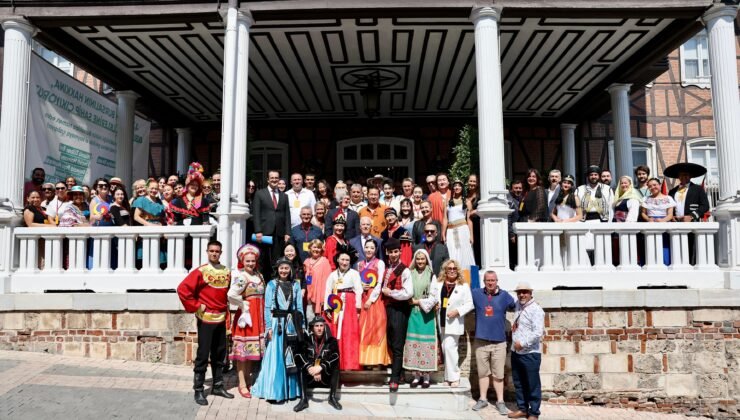 Altın Karagöz Dans Ekiplerinden Büyükşehir Belediye Başkanı Mustafa Bozbey’e Ziyaret