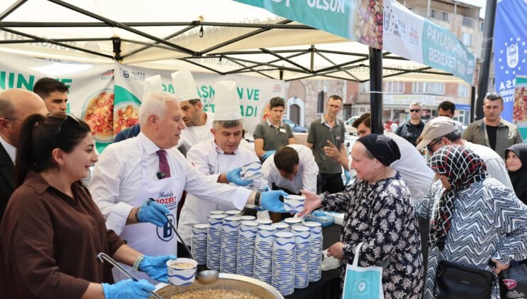 Büyükşehir Belediyesi Aşure Geleneğini Sürdürüyor