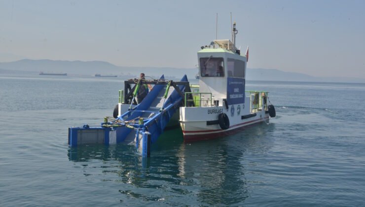 Büyükşehir Belediyesi’nden Deniz Temizliği