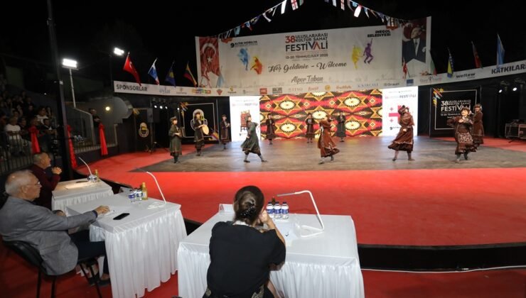 İnegöl’de Farklılıkların Zenginliğe Dönüştüğü Festivalde Dördüncü Gün Geride Kaldı