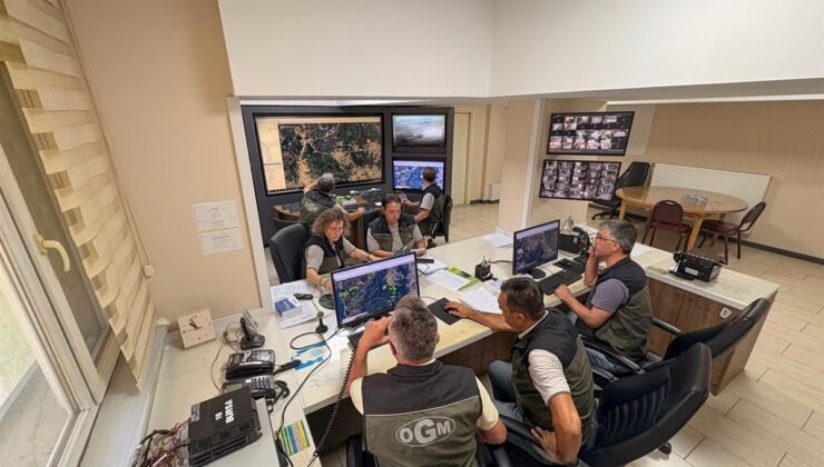 Bursa’da Devam Eden Orman Yangınlarında 2600 Personel ve 35 Hava Aracıyla Müdahale