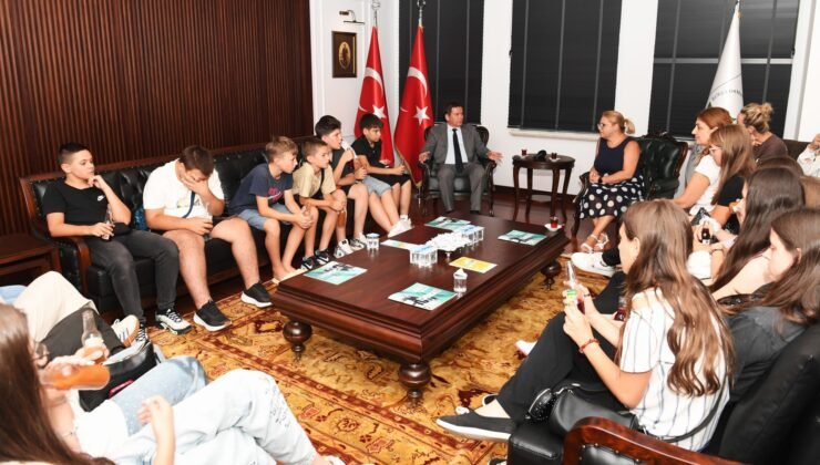 Bosnalı Öğrencilerden Osmangazi Belediye Başkanı Erkan Aydın’a Ziyaret