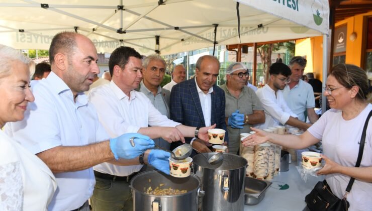 Osmangazi Belediyesi Vatandaşlara Aşure İkramında Bulundu