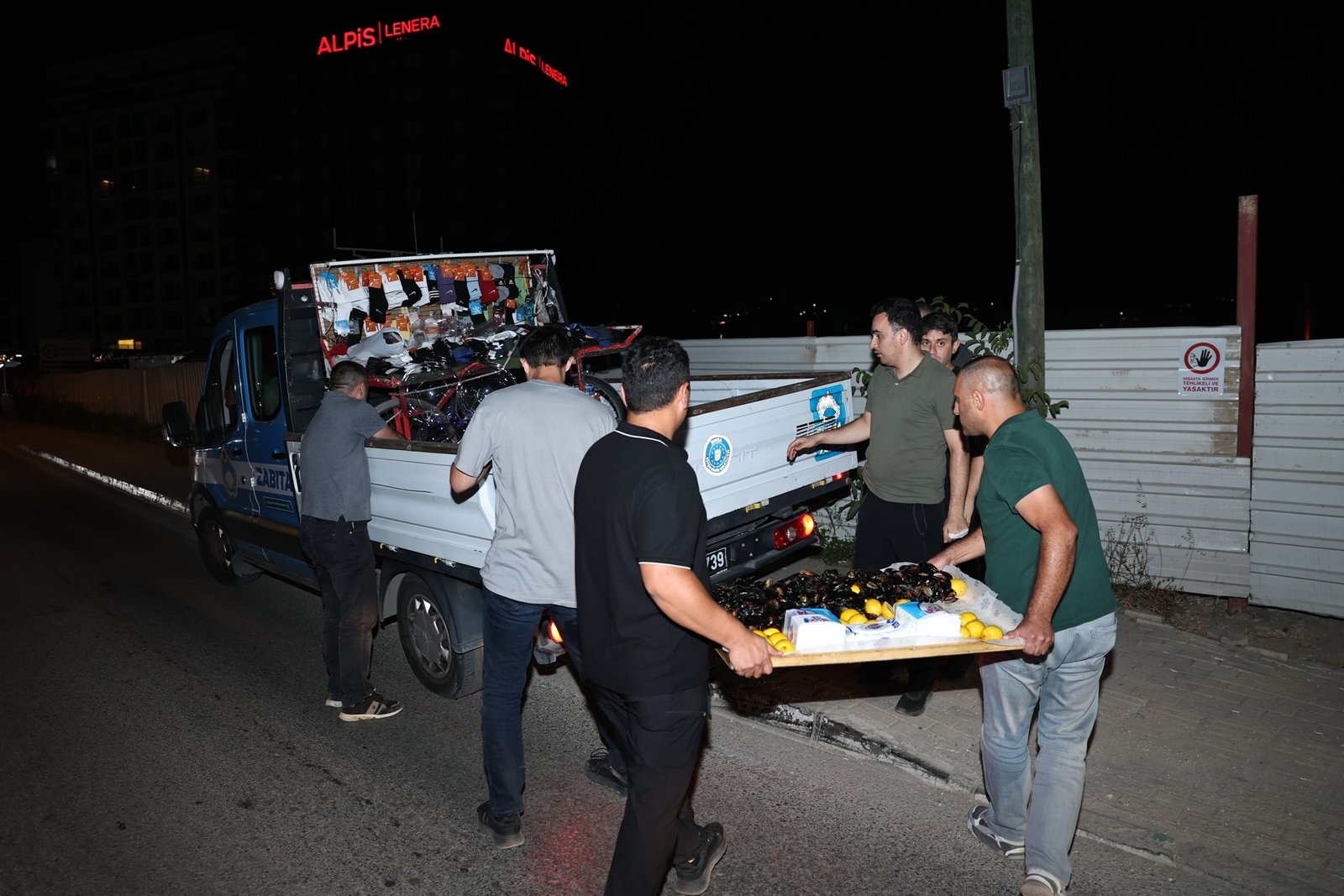 Nilüfer’de Zabita Seyyar Satıcı Operasyonu Yaptı