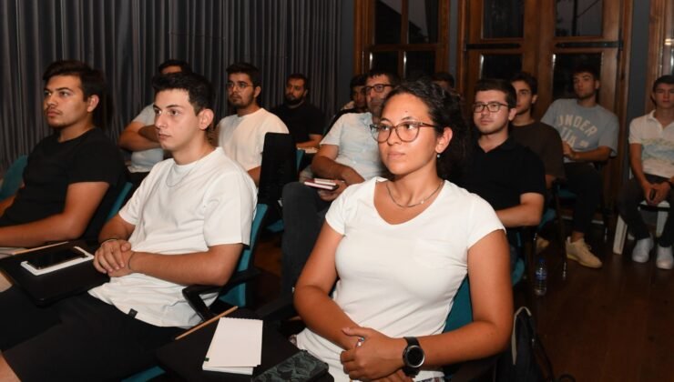 Osmangazi’de Büyük Başarılar Elde Etmiş Girişimcilerle Gençleri Bir Araya Getiriyor