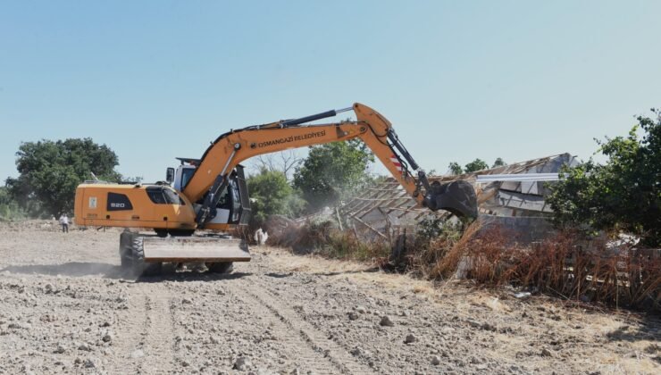 Osmangazi’de Sit Alanına Yapılan Kaçak Yapılar Yıkılıyor
