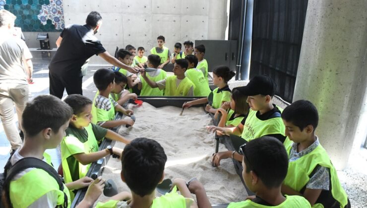 OSMANGAZİ’DE MİNİK ARKEOLOKLAR GEÇMİŞİN İZİNİ SÜRÜYOR