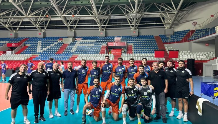 Osmangazi Belediyespor Erkek Voleybol Takımı Fenerbahçe’nin Düzenlediği Turnuvada Şampiyon Oldu