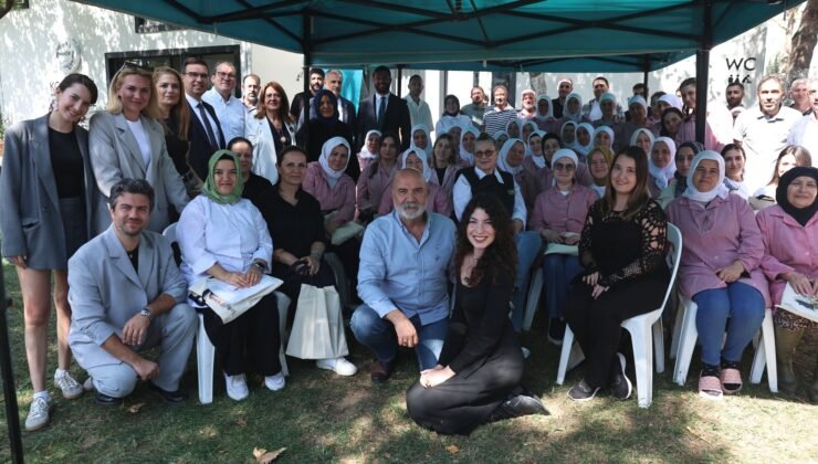 Nilüfer’de Usta Oyuncu Vahide Perçin Minteks Çalışanlarıyla Rıfat Ilgaz’ı Konuştu