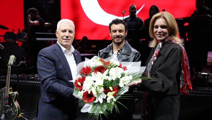 Bursa’da Buray’la Cumhuriyet Coşkusu