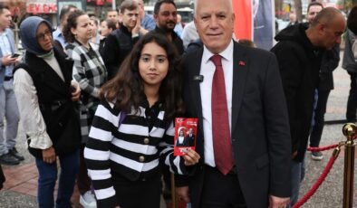 Bursa’lılar ATATÜRK ile Aynı Karede