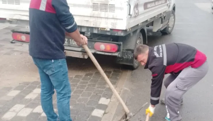 İnegöl Belediyesi Rögar Temizliklerine Destek Veriyor