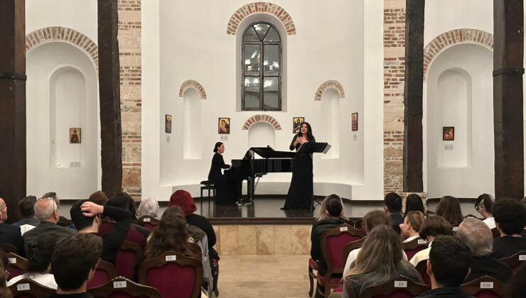 Aziz Panteleimon Kilisesinde Büyüleyici Güz Resitali