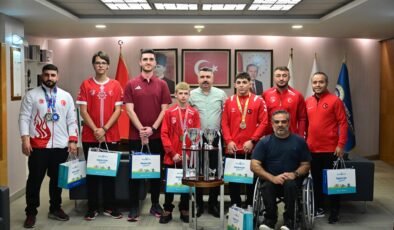 Yıldırım Belediye Başkanı Oktay Yılmaz Şampiyonları Ağırladı